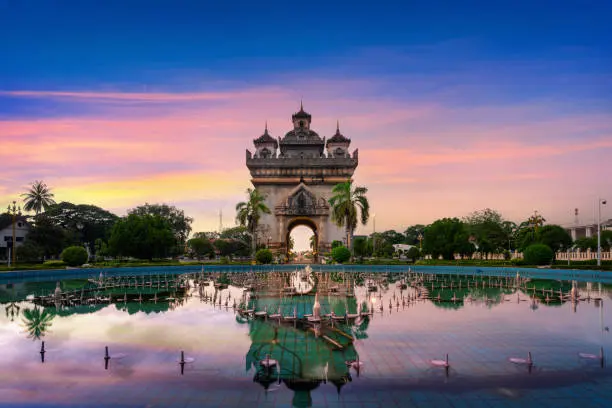 สัมผัสเสน่ห์ลาว-จีน: เวียงจันทน์-หลวงพระบาง-สิบสองปันนา ภาพ 1