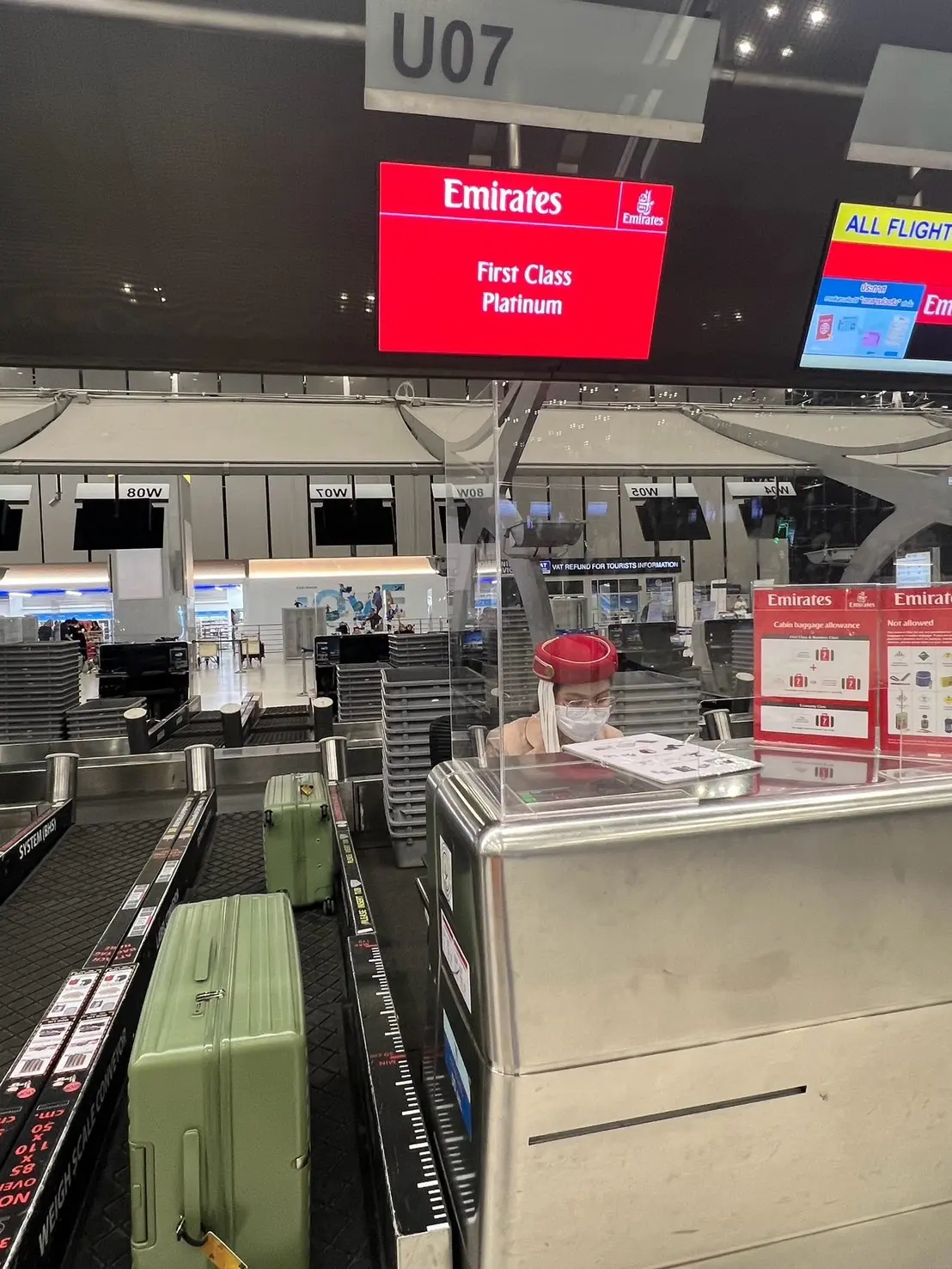 หริ่นรีวิว บินหรูสู่สวิตเซอร์แลนด์กับสายการบิน Emirates เส้นทางกรุงเทพฯ - ซูริค/เจนีวา ดีไหม จองที่ไหน กระเป๋าได้เท่าไหร่ พร้อมวิธีเคลมเมื่อดีเลย์