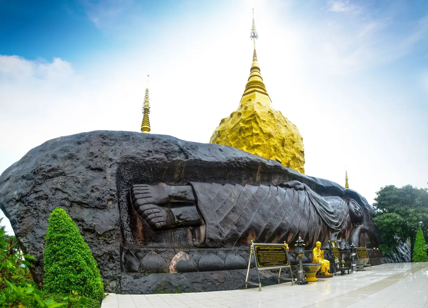 (อุบล - สกลนคร) ไหว้พระสกลนคร เสริมดวง - ขอโชคขอลาภ ภาพ 4