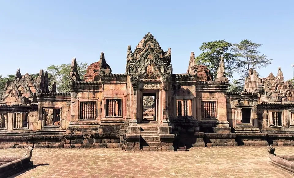 พาเที่ยวปราสาทหิน