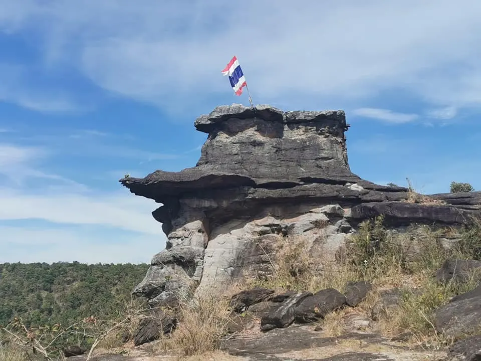 วนอุทยานน้ำตกผาหลวง อ.ศรีเมืองใหม่ อุบลราชธานี