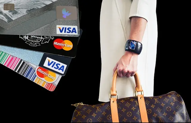หริ่นแนะนำการใช้บัตรเครดิตเพื่อการท่องเที่ยวและยังสะสมแต้มได้ด้วย