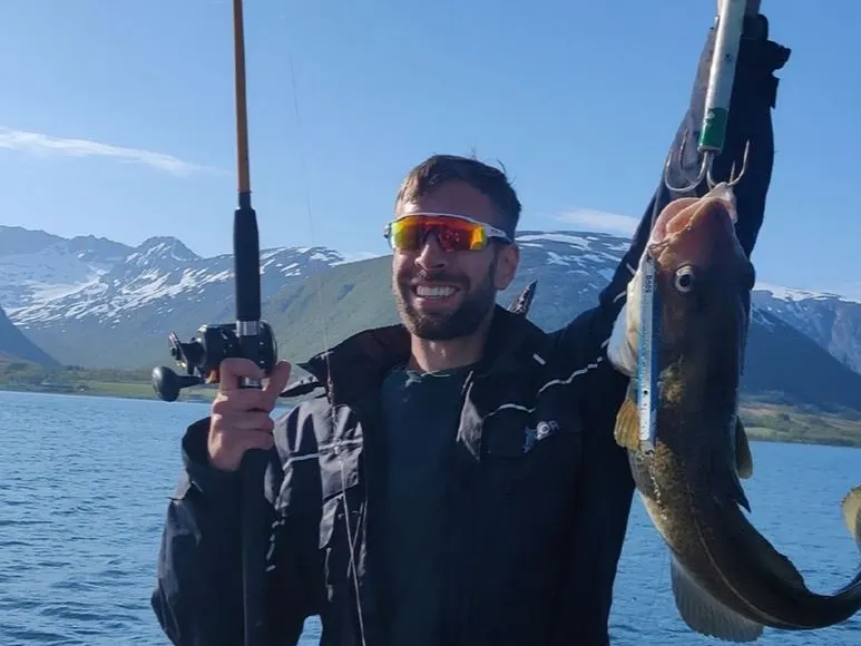 ตกปลาฟยอร์ดหน้าร้อนกับเรือ Barracuda Tromsø Arctic Fishing Adventure