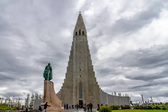 ทัวร์ไอซ์แลนด์ส่วนตัว ICELAND ONCE IN A LIFETIME ล่าคราสกลางโลกน้ำแข็ง