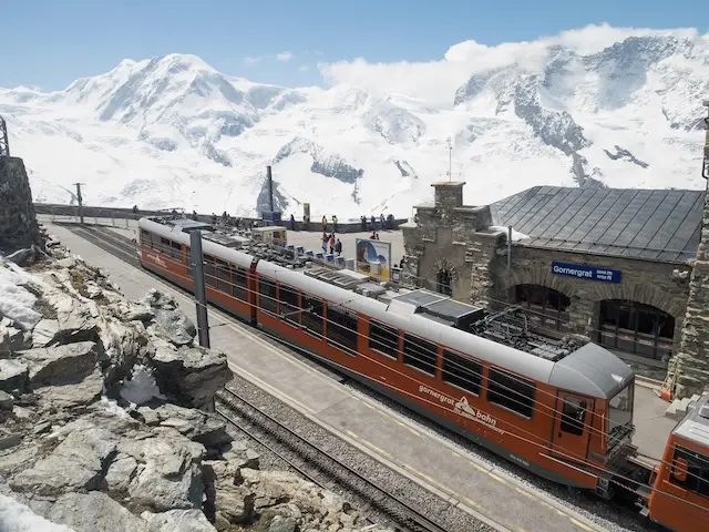 หริ่นรีวิววิธีขึ้นและซื้อตั๋ว Gornergrat Railway Cogwheel Train รถไฟไต่เขาชมวิวแมทเทอร์ฮอร์นระดับโลก