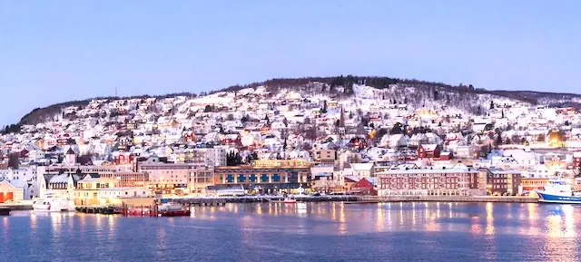 ทัวร์เดินชมประวัติศาสตร์เมืองทรอมโซกับไกด์ท้องถิ่น Historical Walking Tour in Tromsø