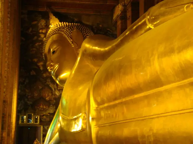 Private Tour: Bangkok Temples Including Reclining Buddha at Wat Pho