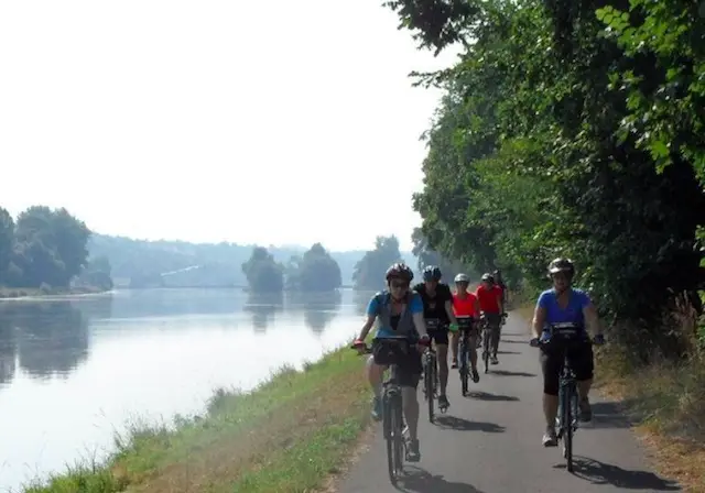 ทัวร์ปั่นจักรยานในยุโรป เชค - ออสเตรีย (Bike Prague to Vienna Greenways)