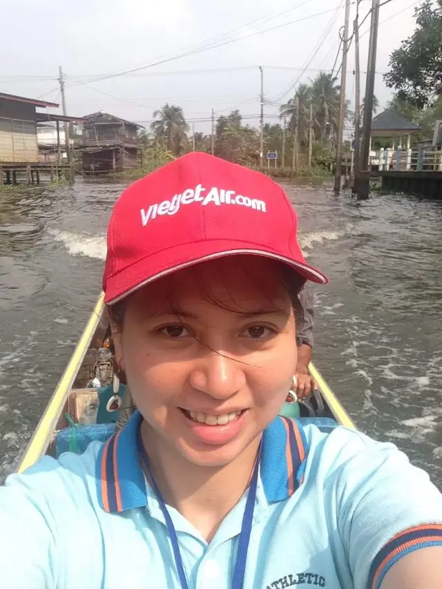 "Alice" The Tourist Guide (Speaking English)