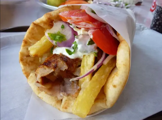 5 ร้านอาหารท้องถิ่นที่ไม่ควรพลาด ใน เอเธนส์ ATHENS