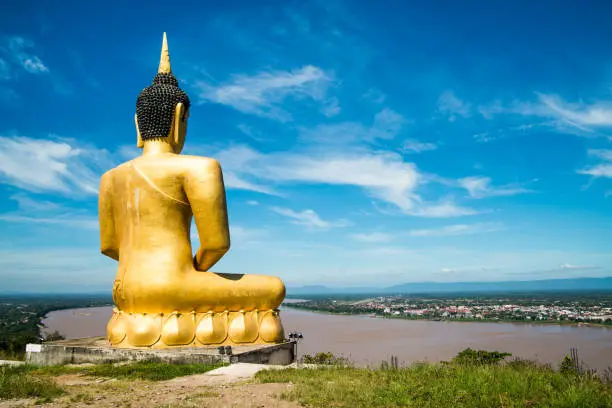 สำรวจเมืองอุบล-ปากเซ-น้ำตกหลี่ผี เส้นทางอุบลลาวใต้ พร้อมรถตู้ลาวใต้ส่วนตัว