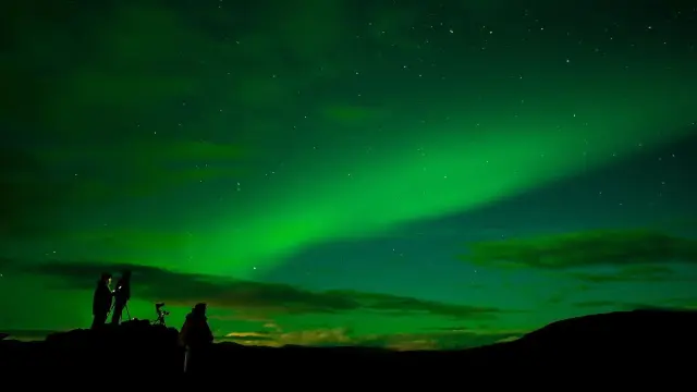 ล่าแสงเหนือ Northern Lights Chase กลุ่มเล็กรถ Mercedes จากทรอมโซ