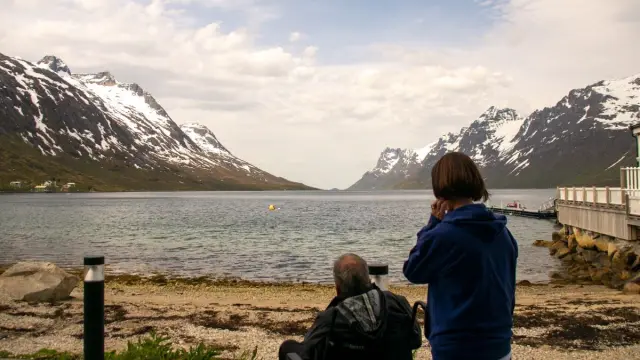 ทัวร์ฟยอร์ดเกาะควาลอยยาและซอมมาร์รอย รถรองรับวีลแชร์ Kvaløya and Sommarøy