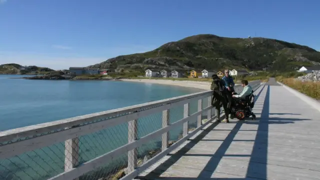 ทัวร์ฟยอร์ดเกาะควาลอยยาและซอมมาร์รอย รถรองรับวีลแชร์ Kvaløya and Sommarøy