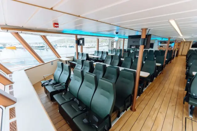 ชมวาฬและนั่งรถชมวิว Whale Watching with Scenic Road Trip ไป Skjervøy