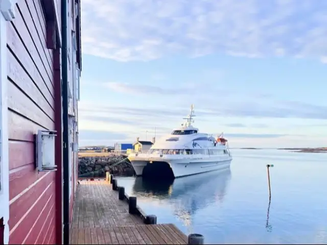 ล่องเรือฟยอร์ดไปซอมมาร์รอยด้วยเรือ MS Gabriele Fjord Cruise to Sommarøy
