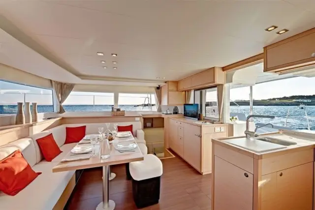 ล่องเรือฟยอร์ด Tromsø Fjord Cruise 3 ชั่วโมง พร้อมซุปปลาบนเรือ