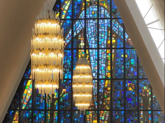 เดินเมืองล่าสมบัติ + โบสถ์ Arctic Cathedral ทรอมโซ ทัวร์บ่าย
