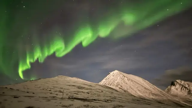 ล่าแสงเหนือด้วยรถมินิบัส Northern Lights Chase by Minibus ทรอมโซ