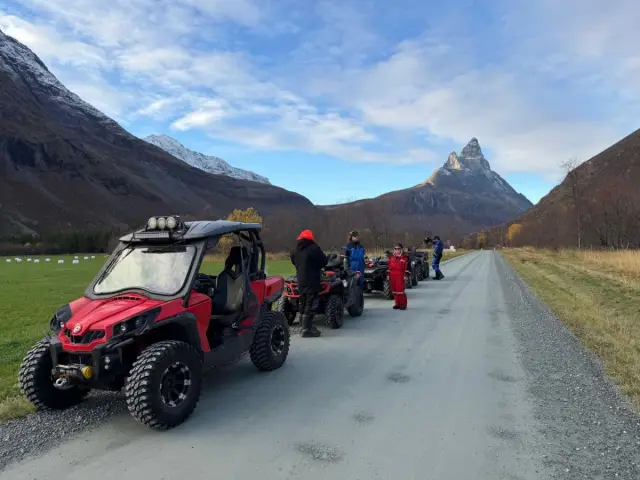 ขับ ATV ซาฟารีที่ลิงเงนฟยอร์ด Quadbike Safari in Lyngenfjord รอบกลางวันหรือค่ำ