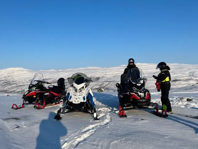 ขับสโนว์โมบิลกลางวัน Snowmobile หุบเขา Skibotn จากทรอมโซ