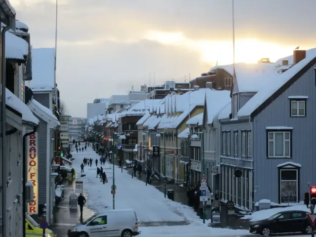 เดินเที่ยวเมืองเก่าทรอมโซ Essential Tromsø Historic City Walk