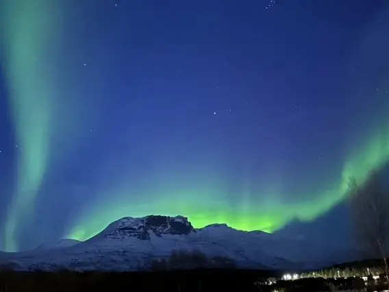 ล่าแสงเหนือส่วนตัวที่เบสแคมป์ Private Aurora Chase Skibotn หรือ Kilpisjärvi