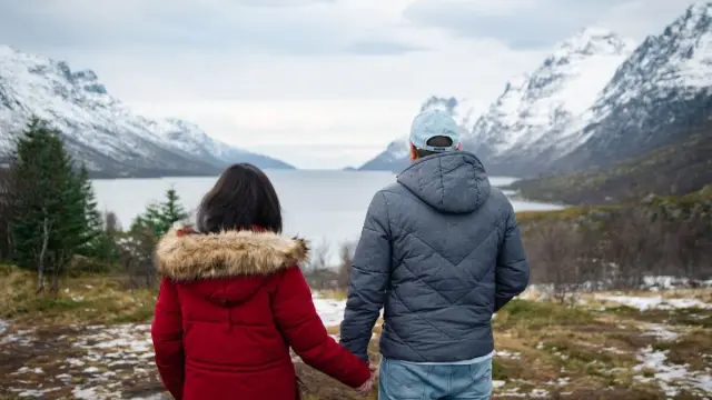 Arctic Fjord Tour ไป Sommarøy ทานอาหารนอร์เวย์จุดชมวิว