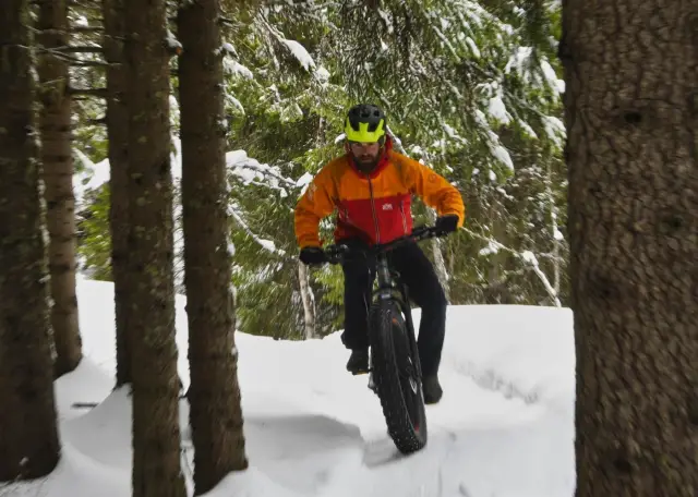 ปั่นจักรยานไฟฟ้าล้อโต Electric Fatbike ในหิมะ ทรอมโซ ช่วง Polar Night