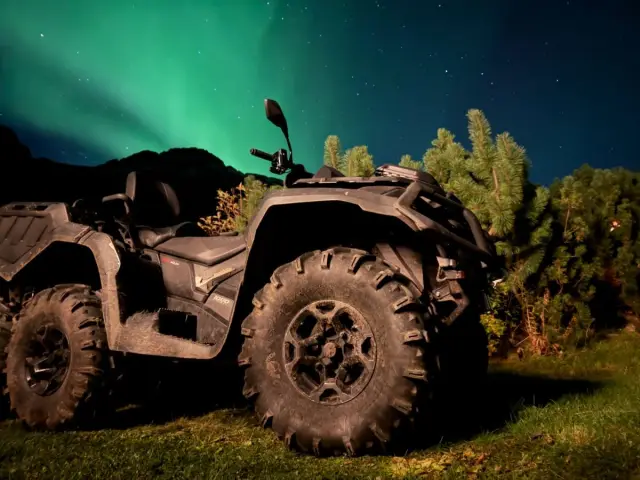 ขับ ATV ซาฟารีที่ลิงเงนฟยอร์ด Quadbike Safari in Lyngenfjord รอบกลางวันหรือค่ำ
