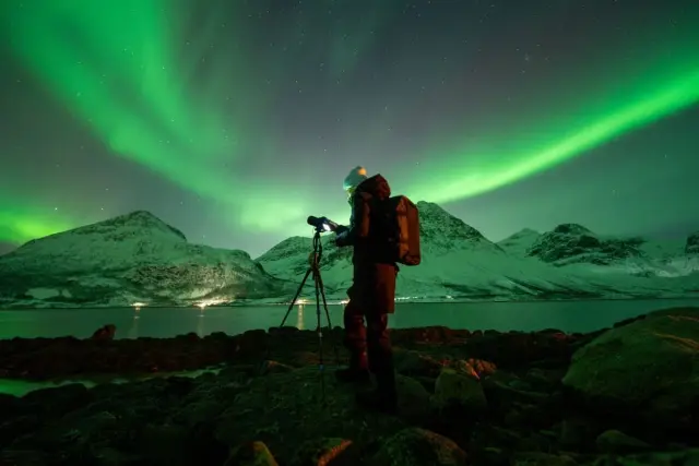 ล่าแสงเหนือกลุ่มเล็ก 8 คน Northern Lights Tour Small Group มีภาพถ่ายให้