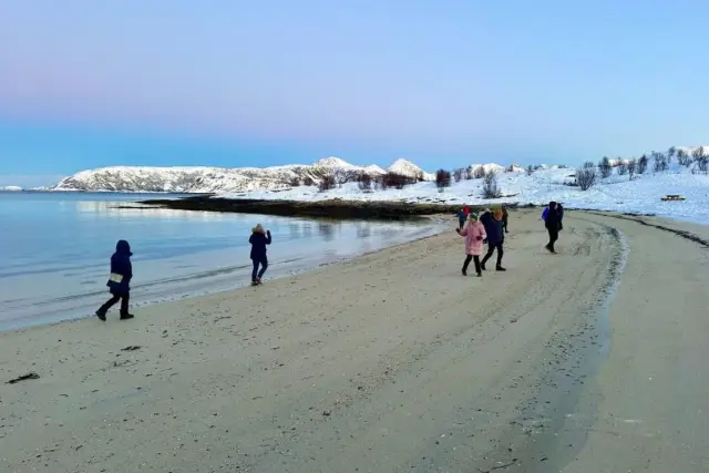 ทัวร์ฟยอร์ดซอมมาร์รอยกับผู้ประสานงานชาวซามี Sommarøy Fjord Tour พร้อมมื้อกลางวัน