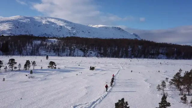 เดินลุยหิมะง่ายๆ ที่มาลังเงน แวะคาเฟ่ท้องถิ่น Snowshoeing with Local Cafe