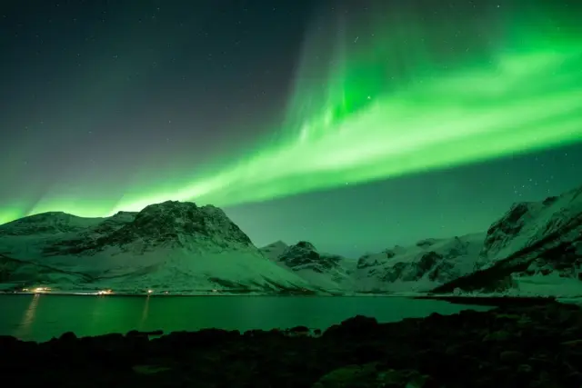 ล่าแสงเหนือกลุ่มเล็ก 8 คน Northern Lights Tour Small Group มีภาพถ่ายให้