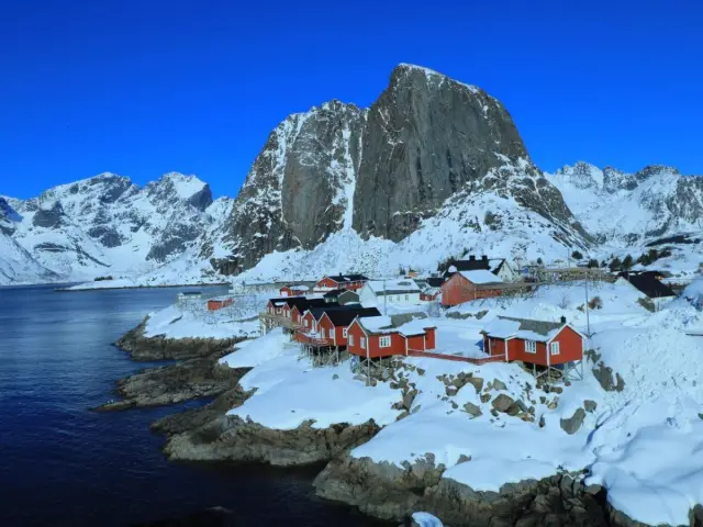 ทรอมโซ-อันเดอยา-โลโฟเทน 4 วัน 3 คืน Andøya and Lofoten Tour ผู้ประสานงานภาษาจีน
