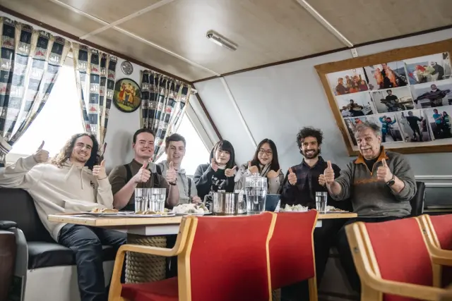 ล่องเรือแสงเหนือส่วนตัวพร้อมมื้อค่ำ Private Northern Lights Dinner Cruise