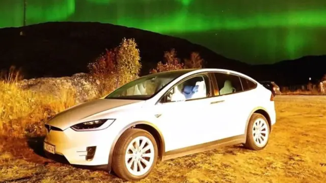 ล่าแสงเหนือด้วยรถไฟฟ้า Northern Lights Chase by Electric Car กลุ่มไม่เกิน 7 คน