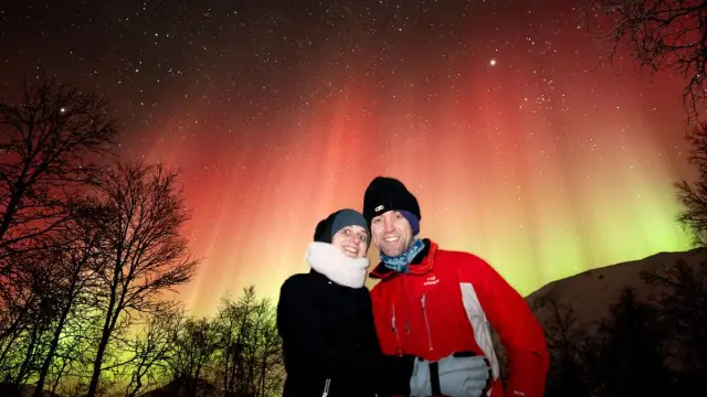 ล่าแสงเหนือกับผู้ประสานงานท้องถิ่น Northern Lights Tour with Local Guide and Photos