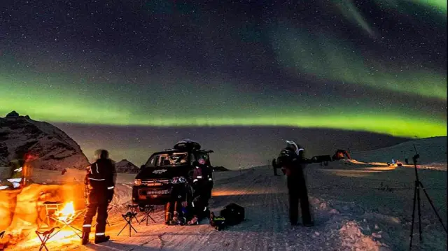 ทัวร์ถ่ายแสงเหนือพร้อมเช่ากล้อง Aurora Tour with Camera Hire กลุ่ม 2-4 คน