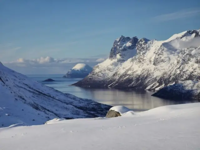 ทริปส่วนตัวชม 5 ฟยอร์ดด้วยมินิแวน Private Fjord Tour by Minivan จากทรอมโซ